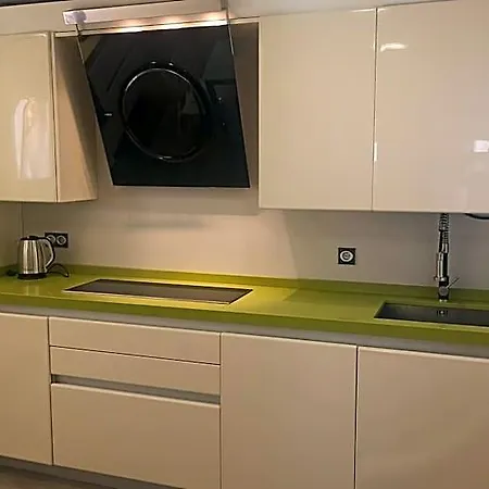 Ohana, Centrico-wifi-ascensor-parking Privado Free 4*